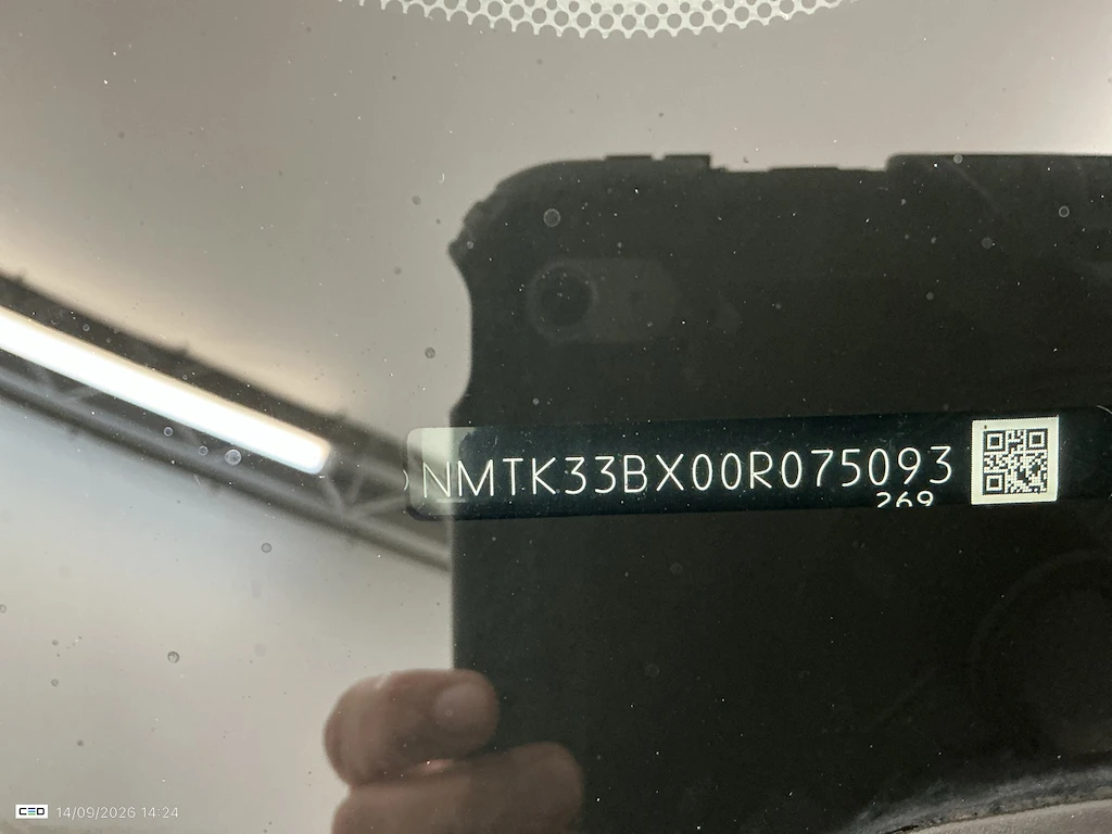 Toyota C-HR 1.8 VVT I-HYBRID C-HIC BI-TONE AUTO NAVI LEATHER, снимка 15 - Автомобили и джипове - 56163922
