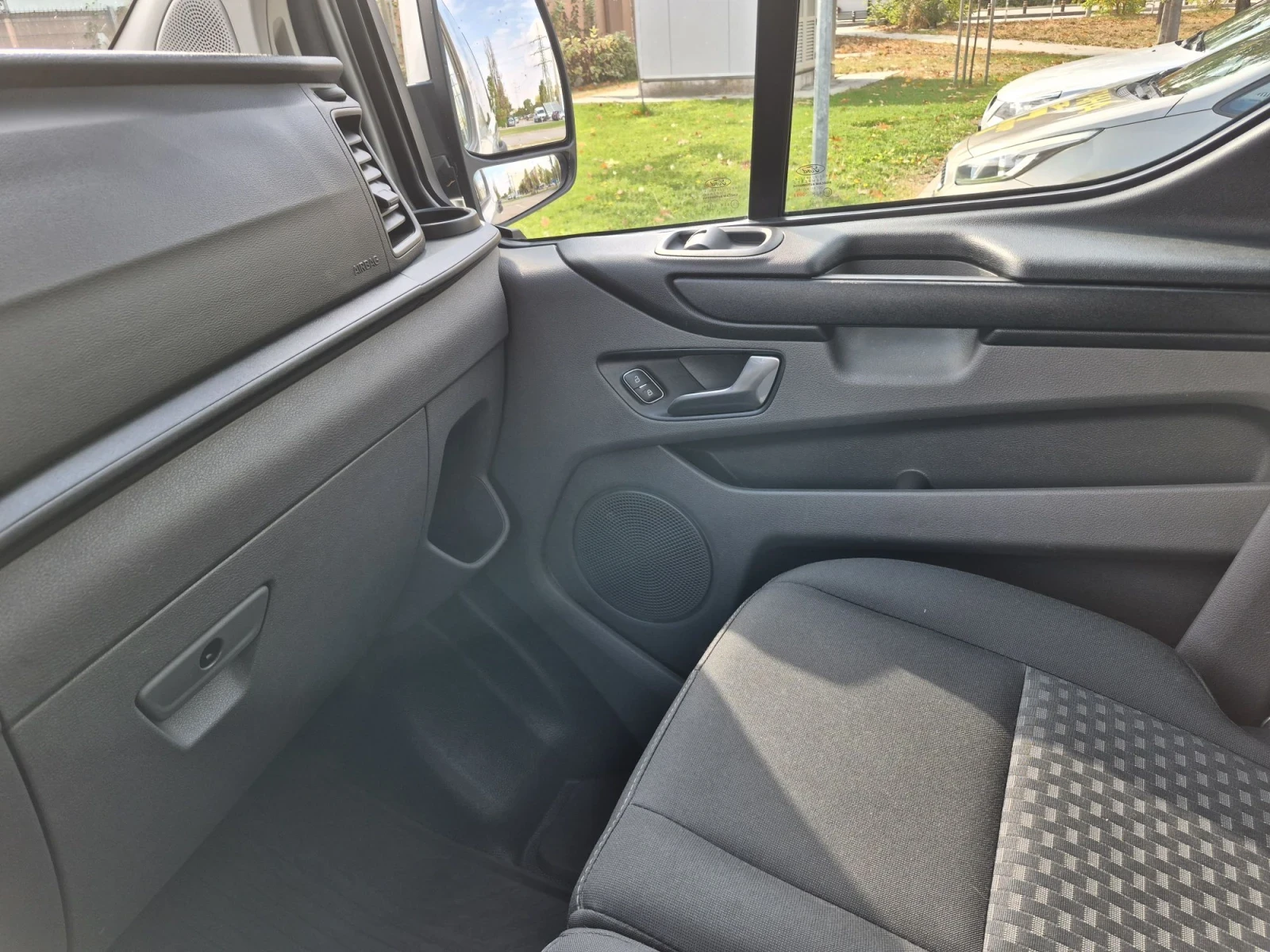 Ford Transit Custom 8+ 1 Първи собственик, снимка 10 - Бусове и автобуси - 56533954