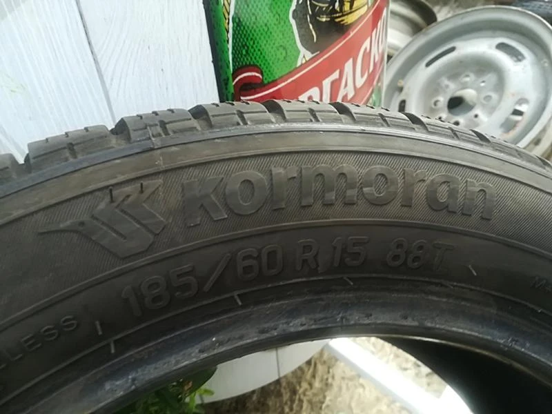 Гуми Зимни 185/60R15, снимка 4 - Гуми и джанти - 22709456