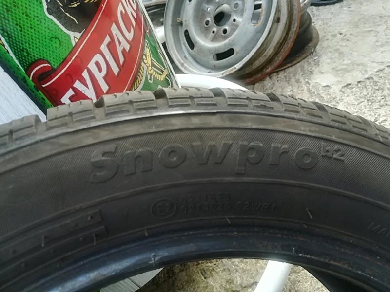 Гуми Зимни 185/60R15, снимка 5 - Гуми и джанти - 22709456