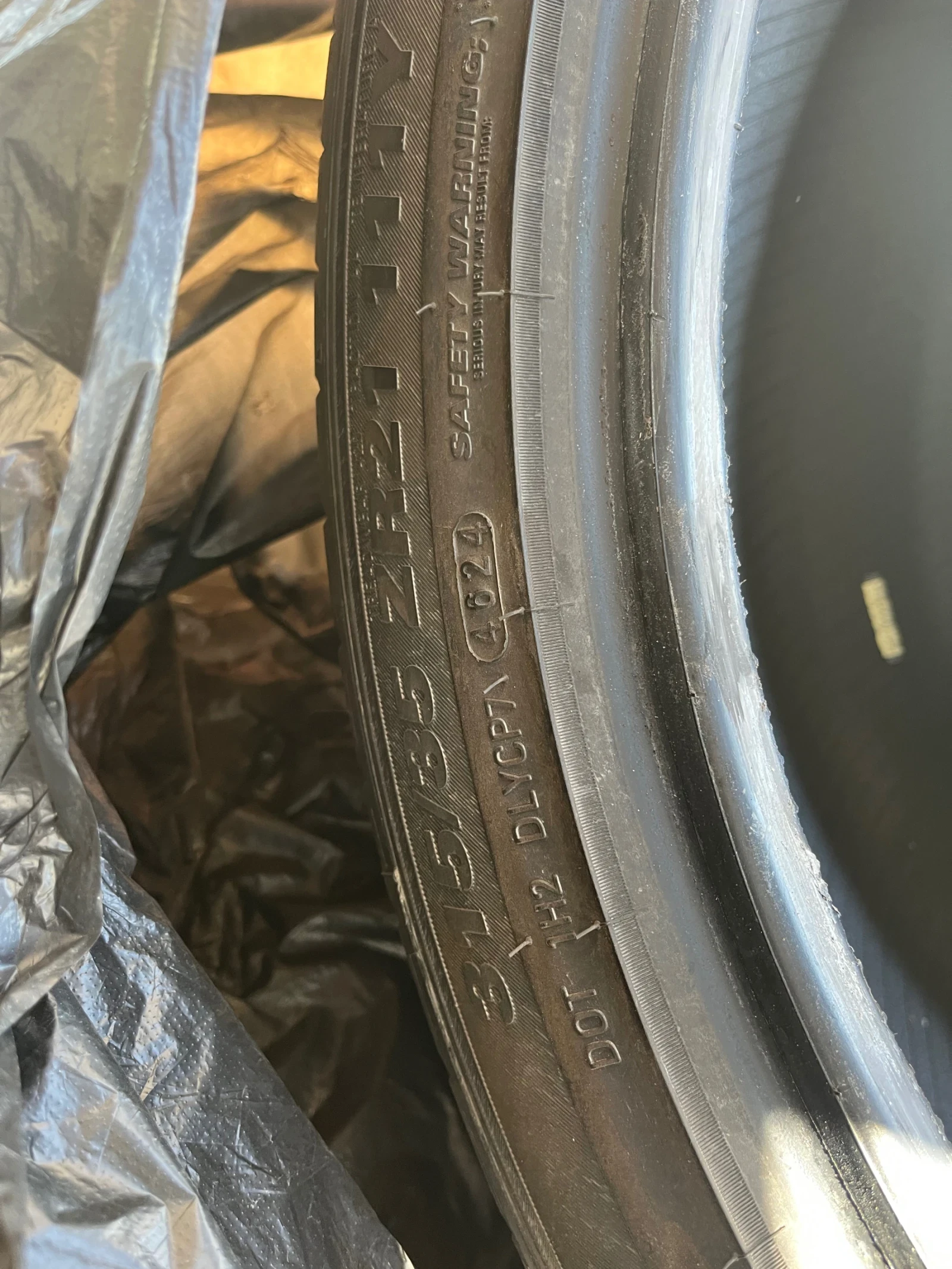Гуми Летни 285/40R21, снимка 10 - Гуми и джанти - 53891385
