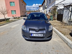 Toyota Auris 2.2, снимка 2