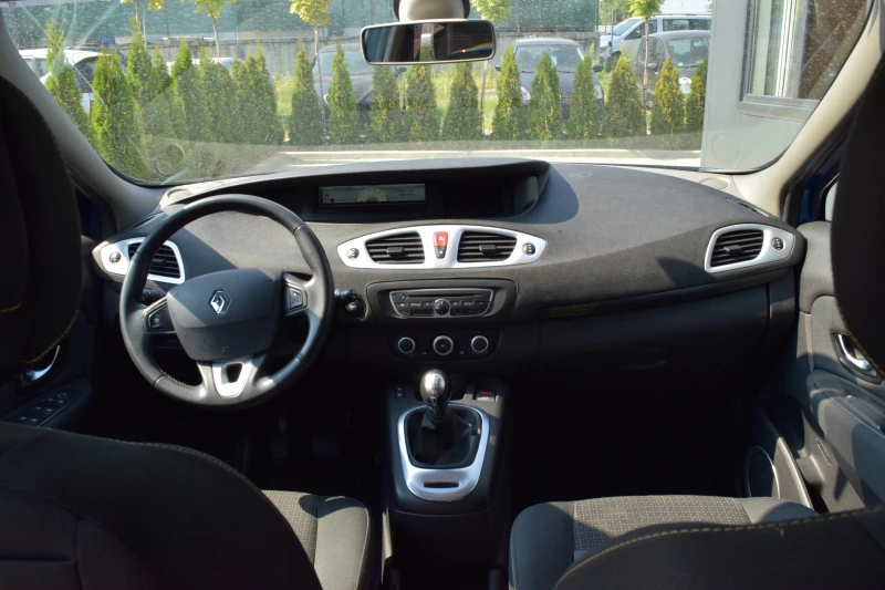 Renault Scenic TCe 130, снимка 10 - Автомобили и джипове - 37866637