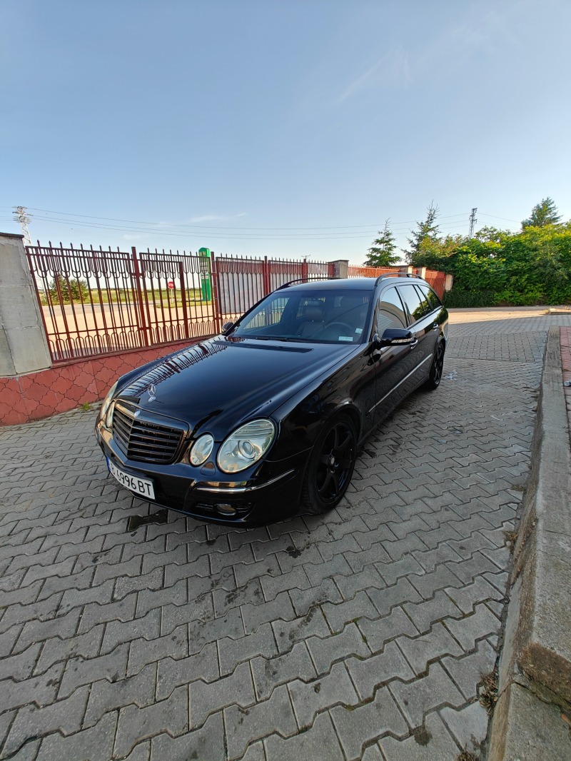 Mercedes-Benz E 320 Facelift Обслужена от-до, снимка 2 - Автомобили и джипове - 45811023