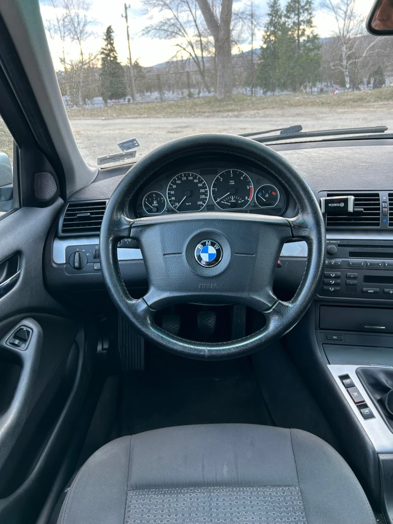 BMW 320 FACELIFT 6 скорости, снимка 11 - Автомобили и джипове - 47361862