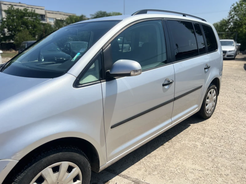 VW Touran 1.6i LPG, снимка 4 - Автомобили и джипове - 50714722