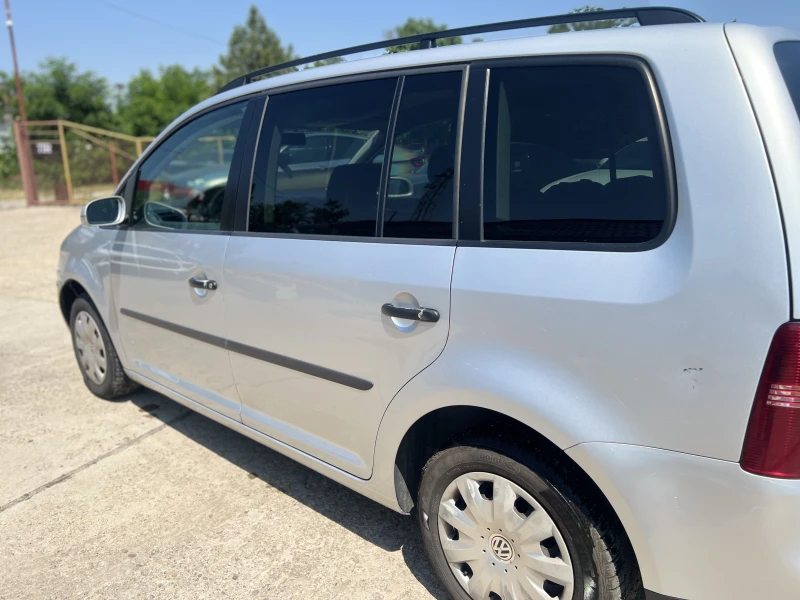 VW Touran 1.6i LPG, снимка 5 - Автомобили и джипове - 50714722