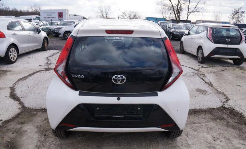 Toyota Aygo 1.0i,69кс,1KR,X - изображение 3