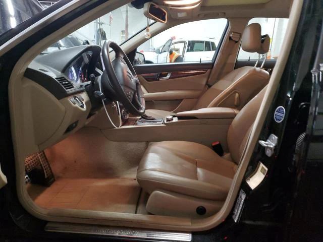 Mercedes-Benz C 300 4MATIC, снимка 7 - Автомобили и джипове - 48520073