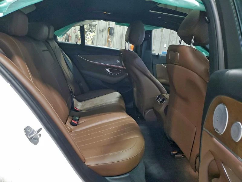 Mercedes-Benz E 300 2.0L 4 Rear-wheel drive, снимка 3 - Автомобили и джипове - 53220906