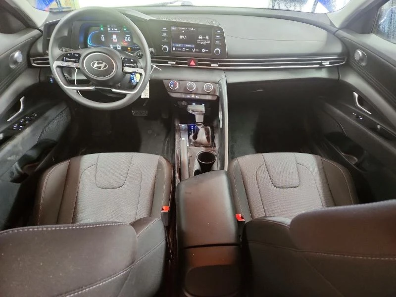 Hyundai Elantra 2.0L 4 Front Wheel Drive | Mobile.bg � ����������� 9