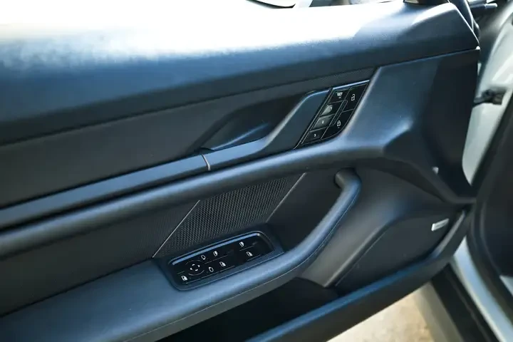 Porsche Taycan 4S Performance Battery * BOSE * ОБДУХ * 360, снимка 11 - Автомобили и джипове - 55087336