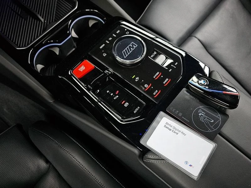 BMW M5 M5 Touring| 617к.с.| ВКЛ.ТЕХНОТЕСТ, снимка 9 - Автомобили и джипове - 55616929