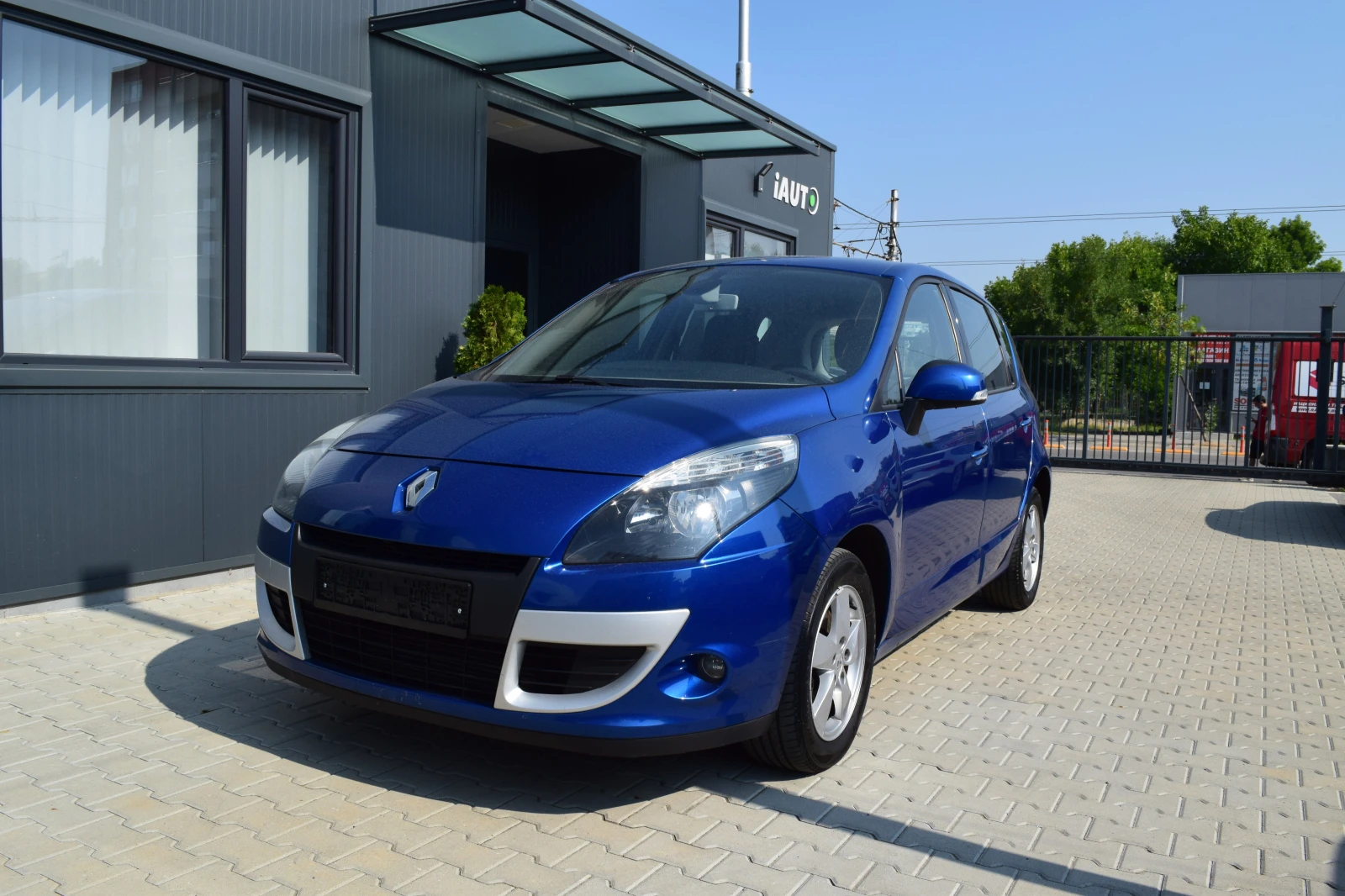 Renault Scenic TCe 130 - изображение 2