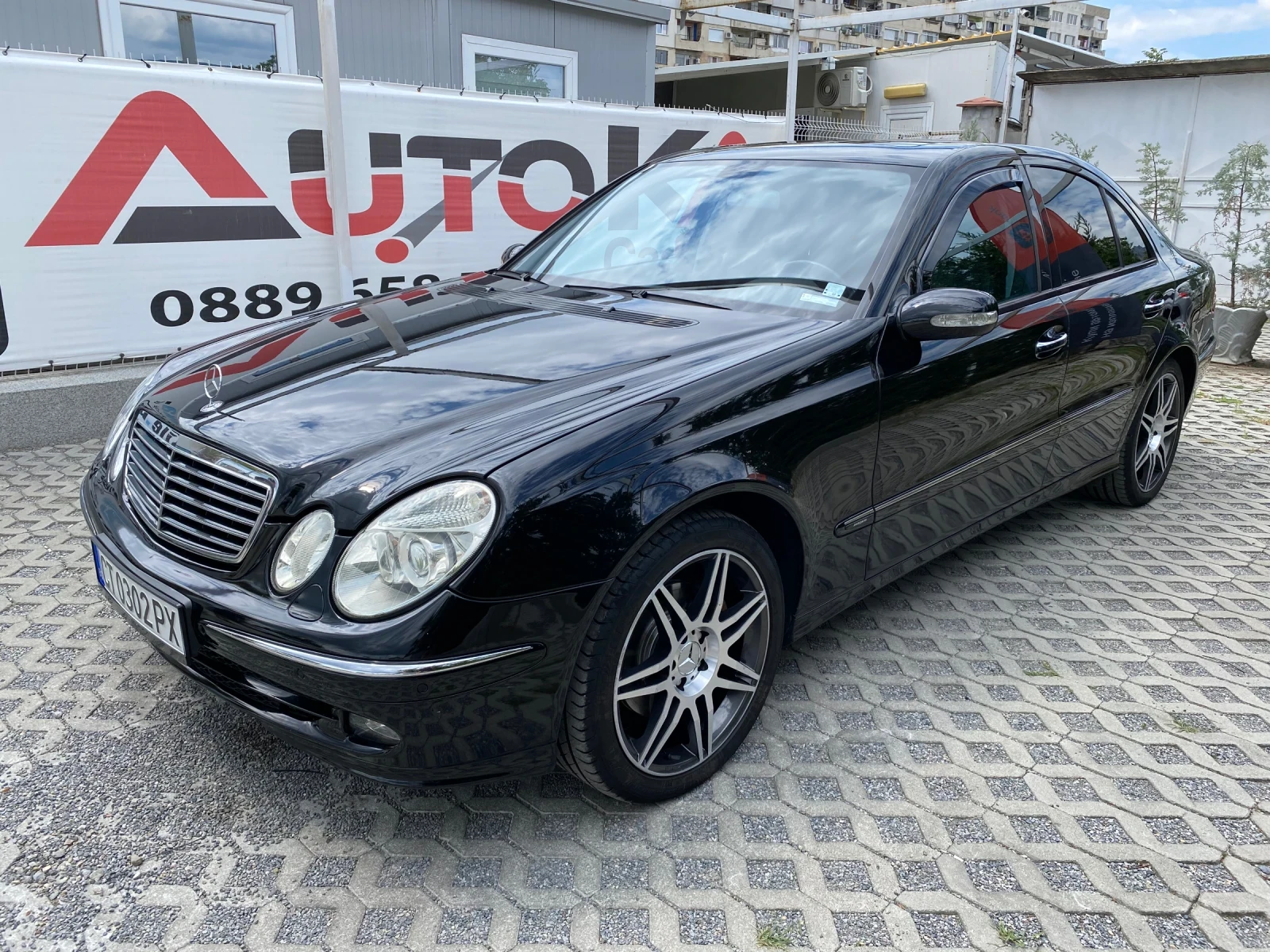 Mercedes-Benz E 320 3.2i-224кс= 4MATiC= АВТОМАТ= ОБДУХВАНЕ= НАВИ= H&K - изображение 6