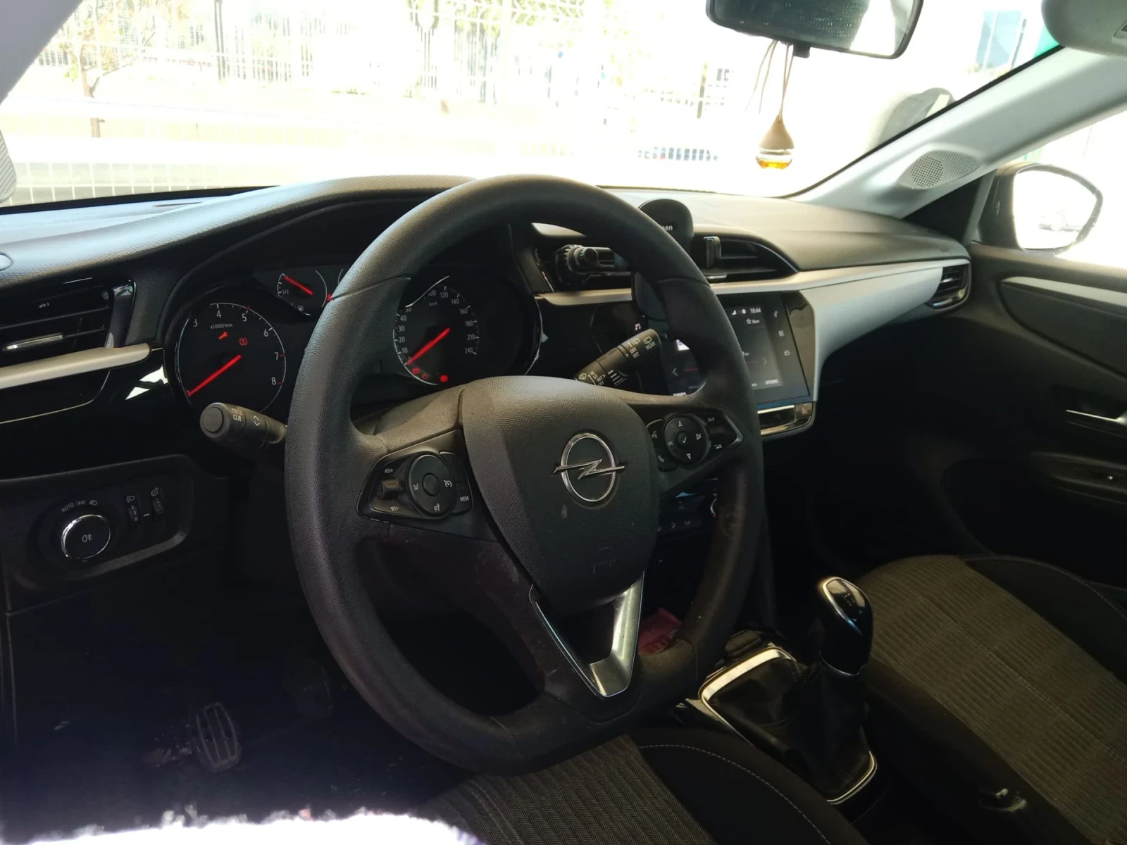 Opel Corsa Edition 1.2turbo - изображение 9
