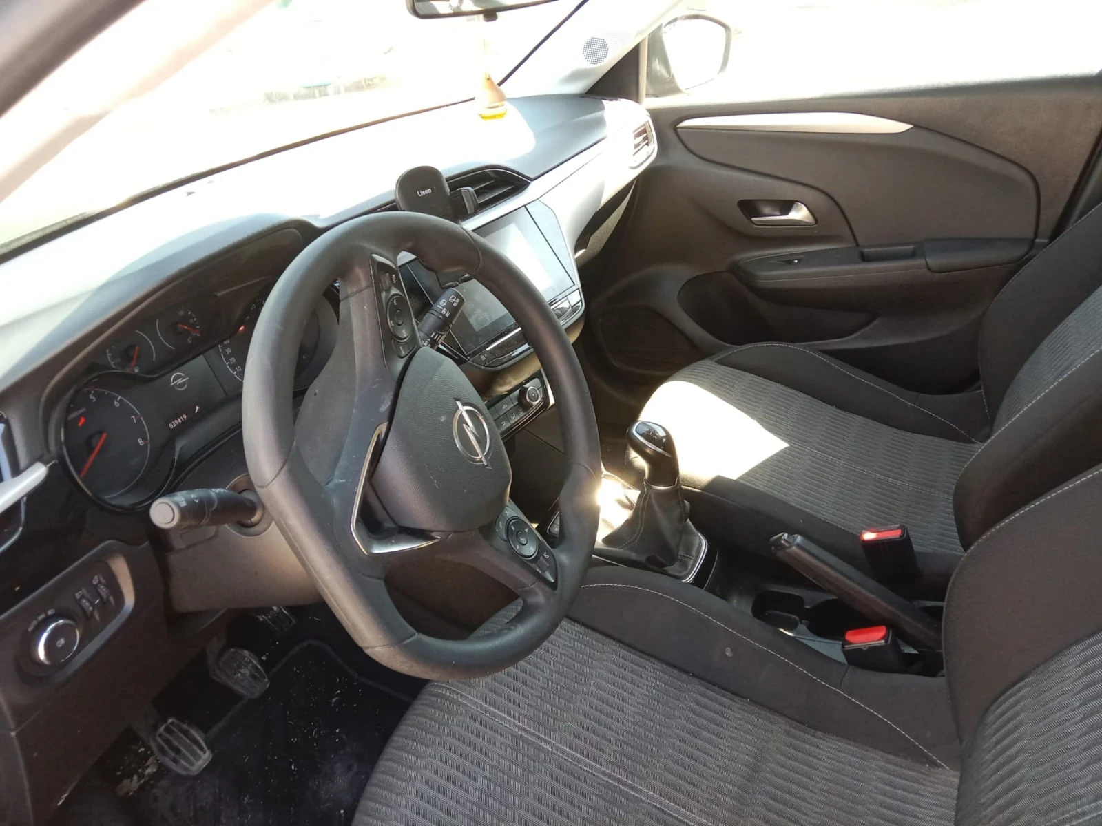 Opel Corsa Edition 1.2turbo - изображение 7