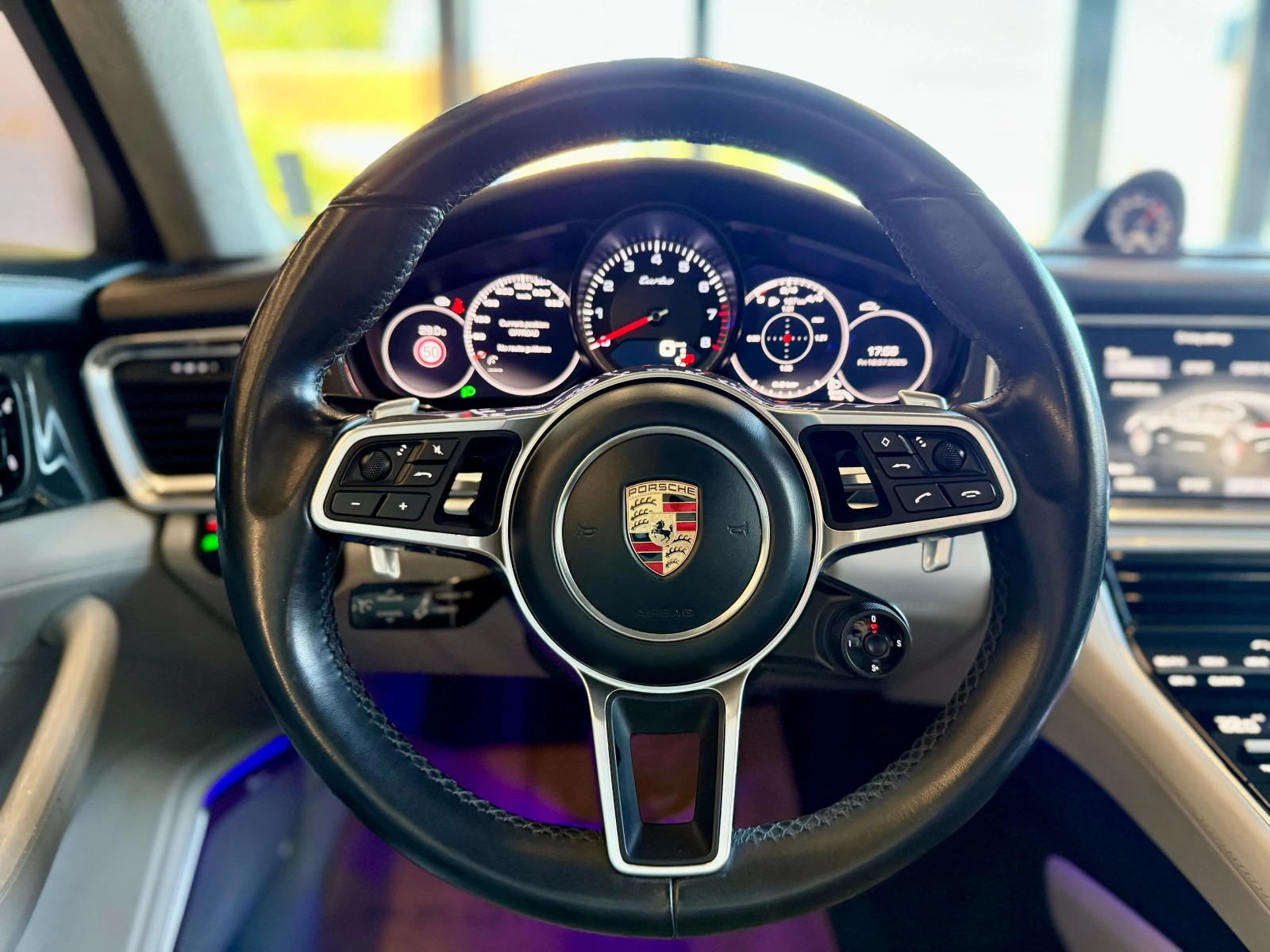 Porsche Panamera Turbo* PDK* Лизинг* Обдхване*  - изображение 10