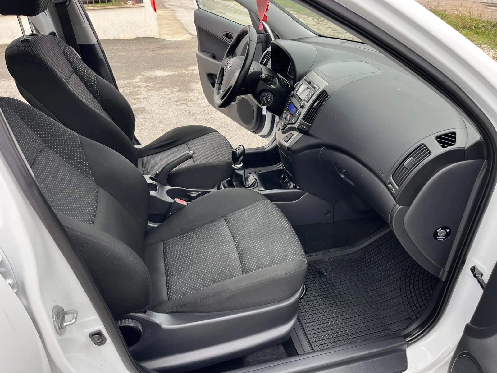 Hyundai I30 1.4I 105  EURO 4   | Mobile.bg   10