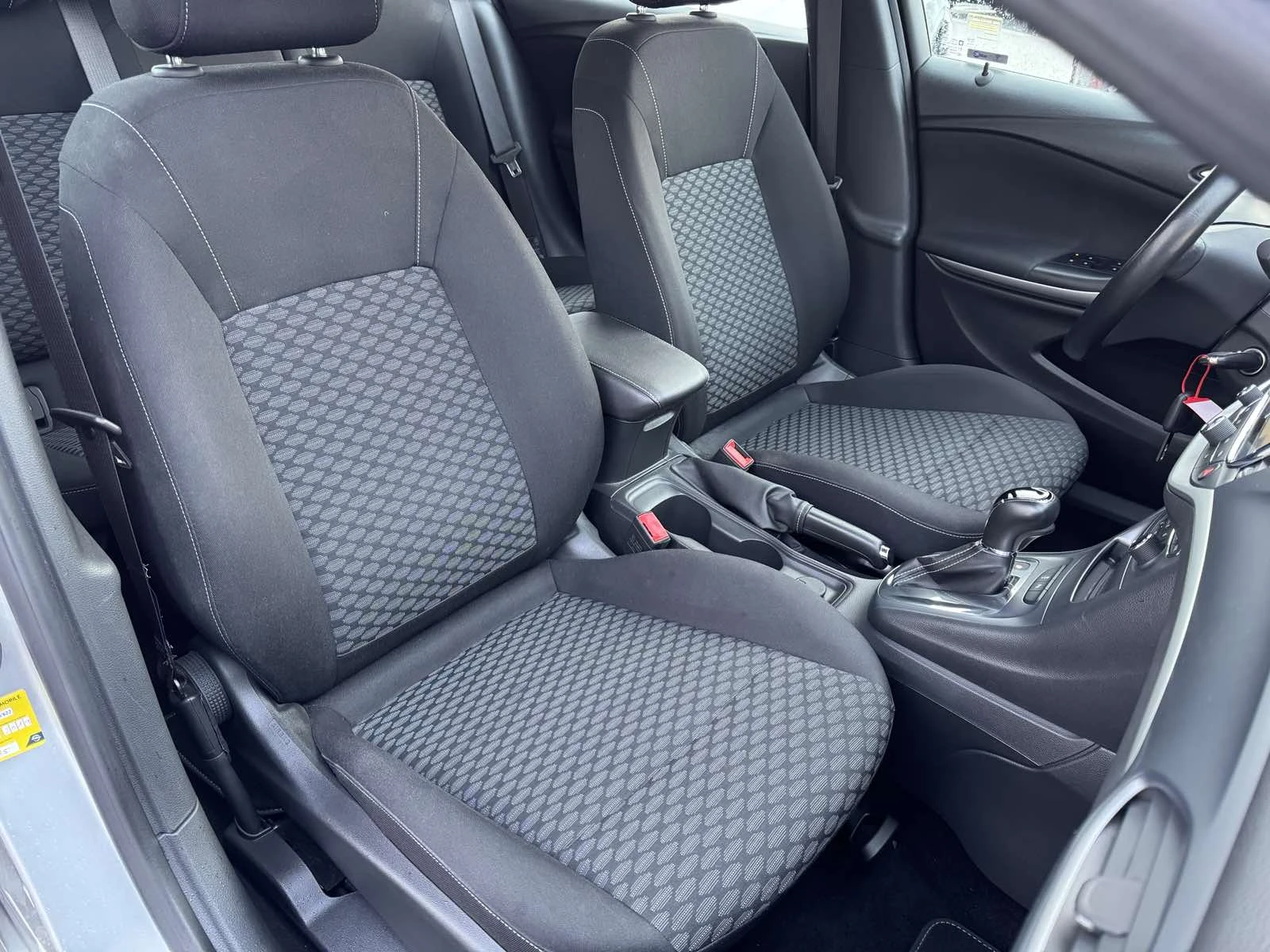 Opel Astra 1.6CDTI - изображение 9