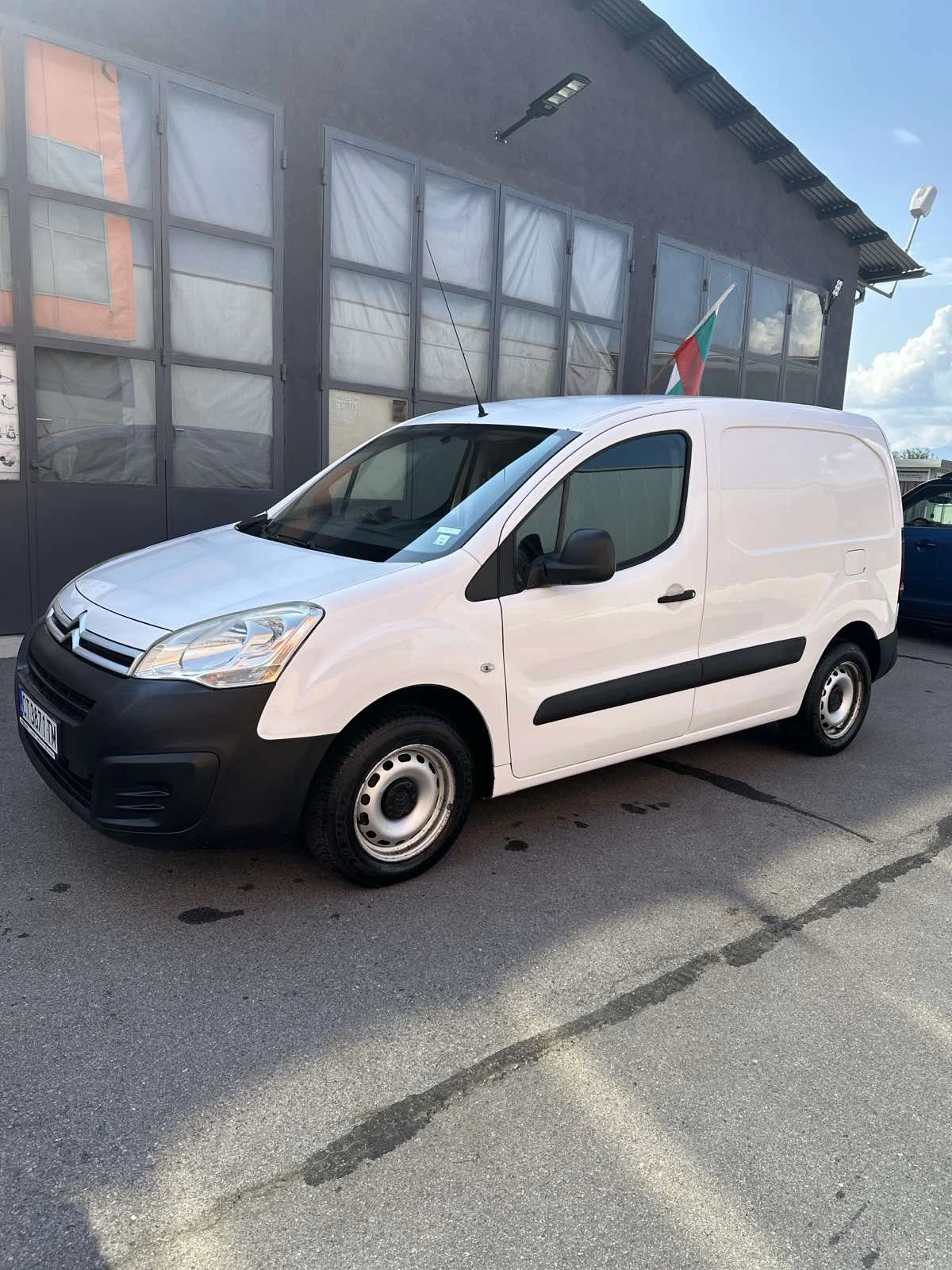 Citroen Berlingo 1.6 Климатик, снимка 4 - Автомобили и джипове - 53942872