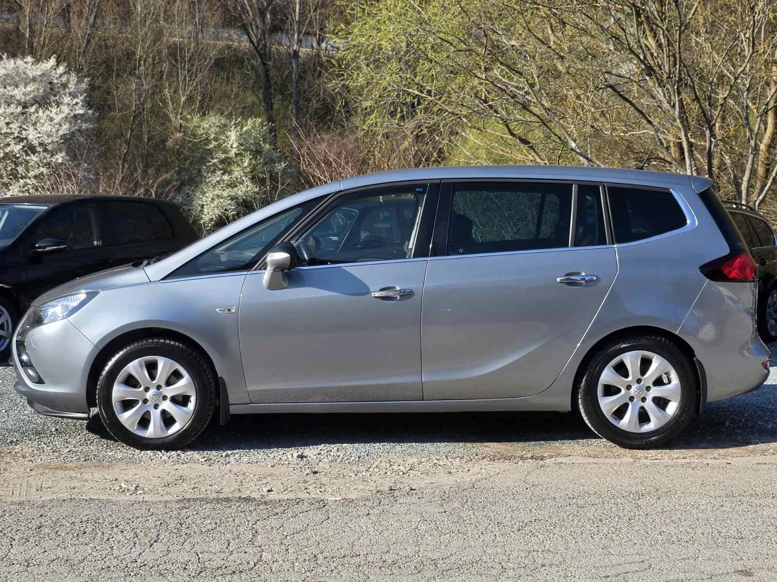 Opel Zafira 2.0CDTi 6+ 1 Климатроник* Подгрев* Панорама, снимка 5 - Автомобили и джипове - 54156993