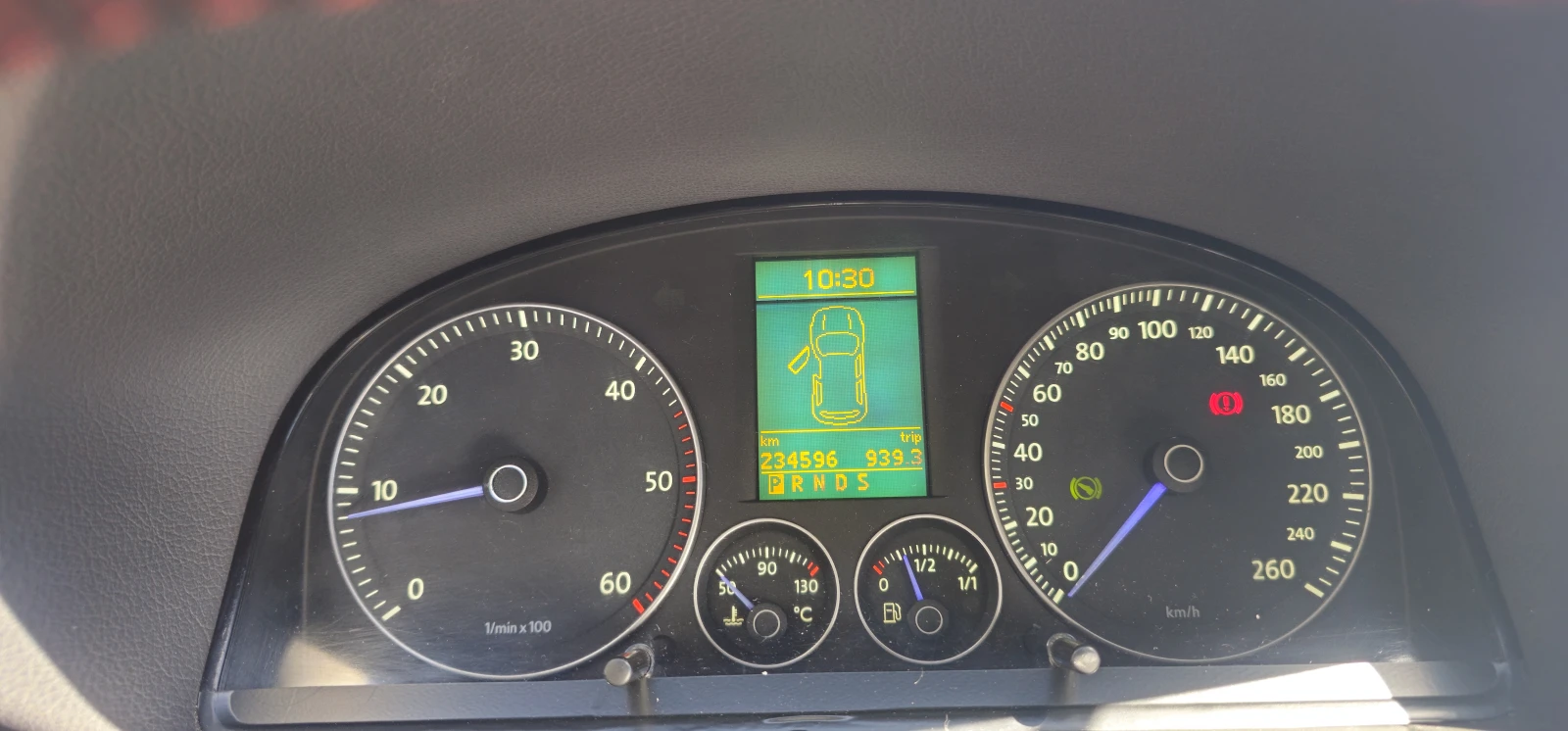 VW Touran, снимка 6 - Автомобили и джипове - 54835359