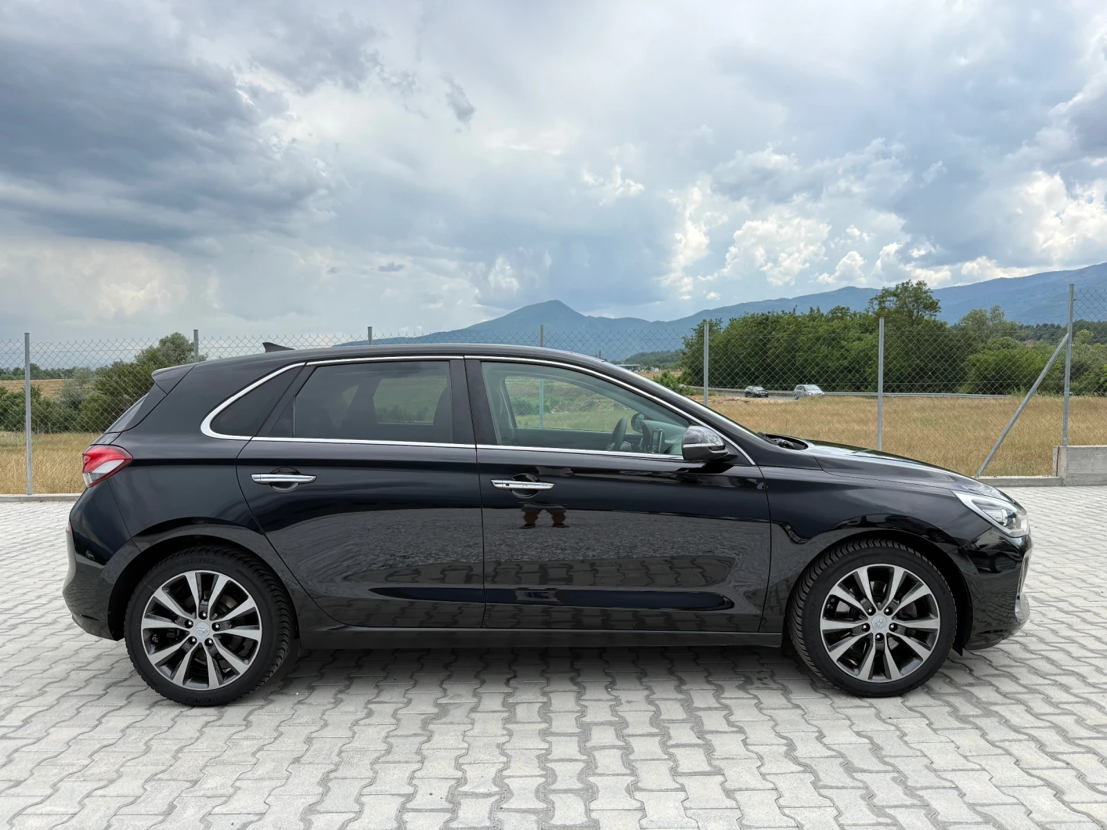 Hyundai I30 1.6CRDI PANORAMA CAMERI, снимка 7 - Автомобили и джипове - 54875526