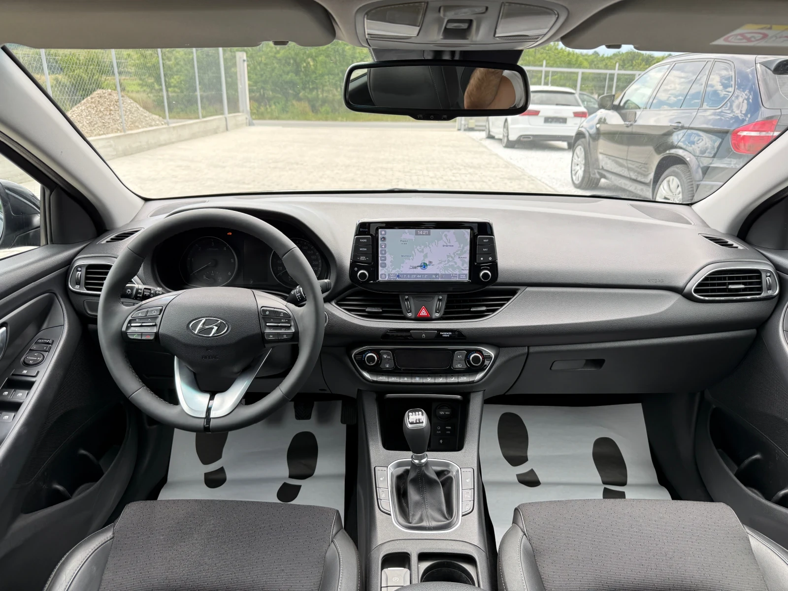 Hyundai I30 1.6CRDI PANORAMA CAMERI, снимка 14 - Автомобили и джипове - 54875526