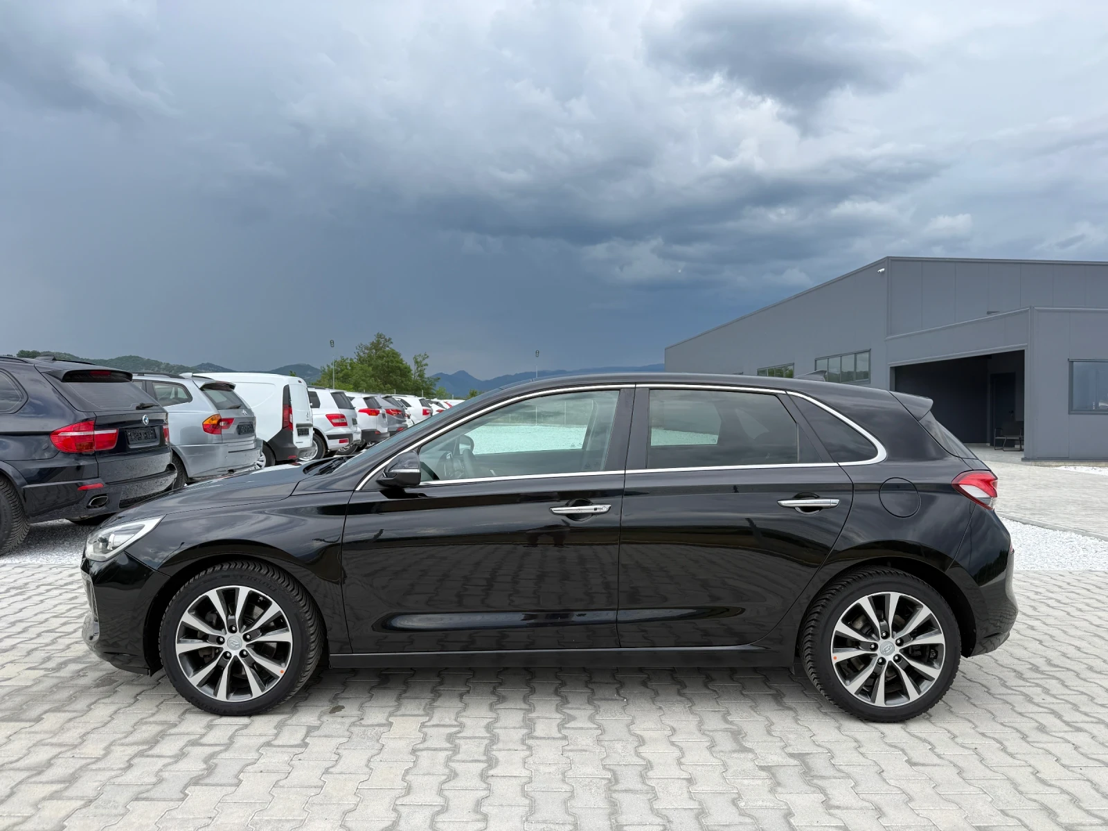 Hyundai I30 1.6CRDI PANORAMA CAMERI, снимка 3 - Автомобили и джипове - 54875526