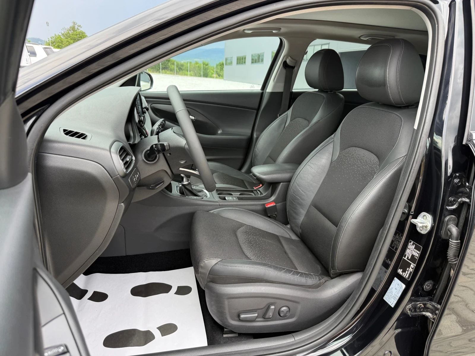 Hyundai I30 1.6CRDI PANORAMA CAMERI, снимка 10 - Автомобили и джипове - 54875526