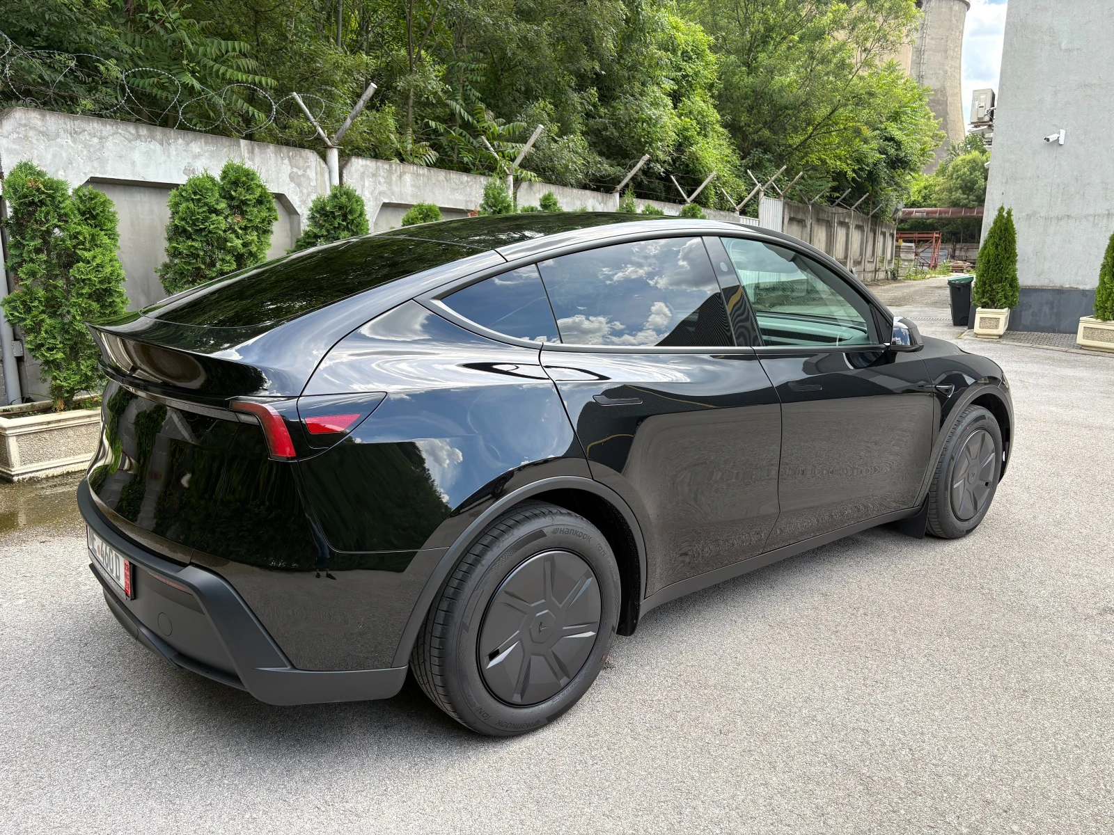 Tesla Model Y Standart 60kw , снимка 4 - Автомобили и джипове - 55105554