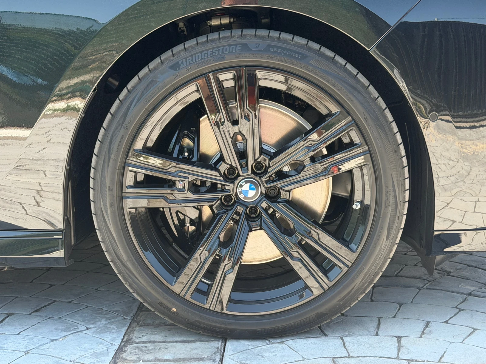 BMW 740 i xDrive * M SPORT PRO * HEAD UP * ICONIC GLOW, снимка 6 - Автомобили и джипове - 55499992