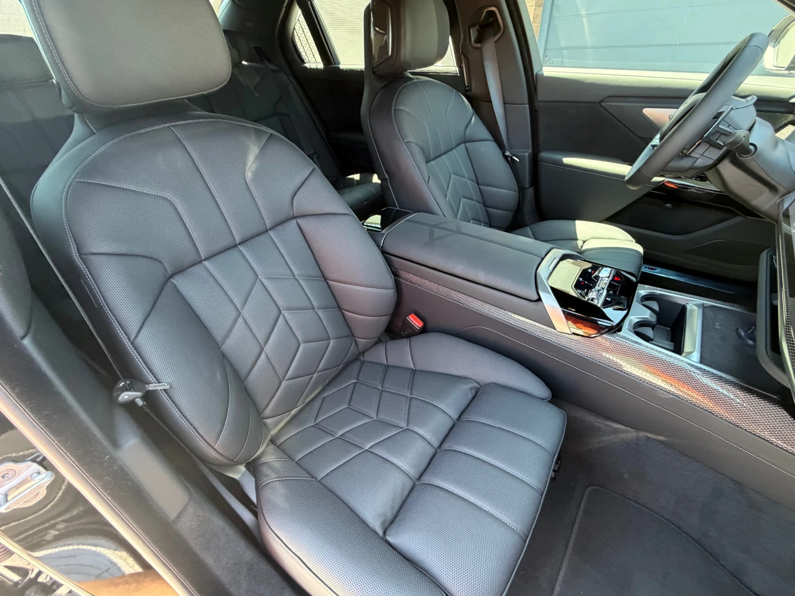 BMW 740 i xDrive * M SPORT PRO * HEAD UP * ICONIC GLOW, снимка 13 - Автомобили и джипове - 55499992