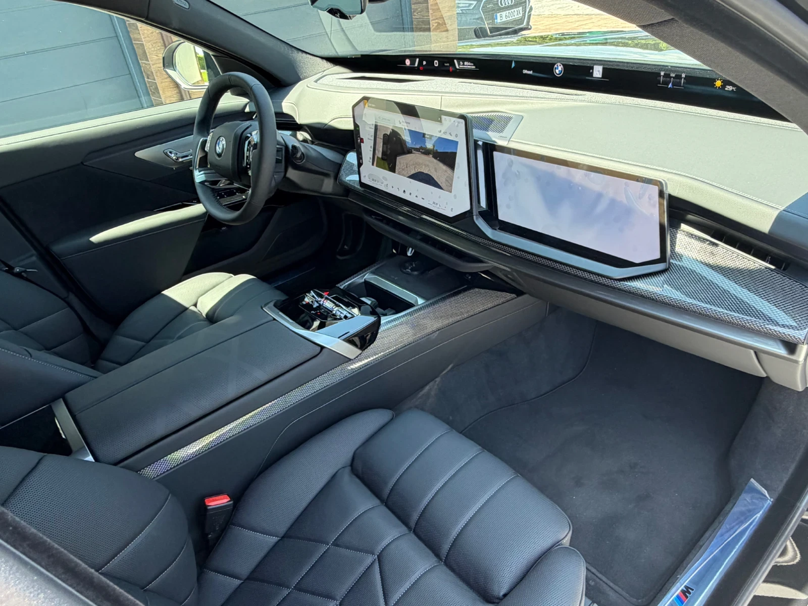 BMW 740 i xDrive * M SPORT PRO * HEAD UP * ICONIC GLOW, снимка 12 - Автомобили и джипове - 55499992