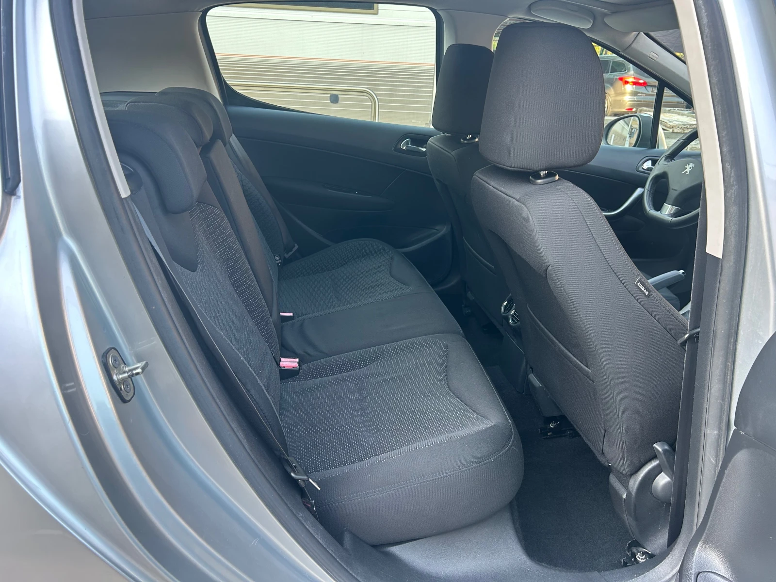 Peugeot 308 2.0HDI-150k.c-FACE-LED-ПАНОРАМА!, снимка 11 - Автомобили и джипове - 55740399