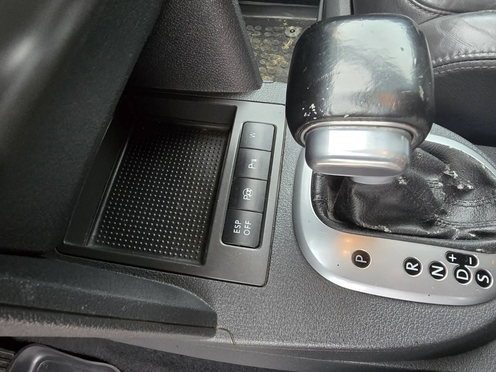 VW Touran 2.0 TDI CROSS , снимка 11 - Автомобили и джипове - 56167100
