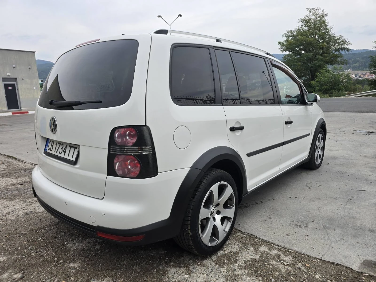 VW Touran 2.0 TDI CROSS , снимка 6 - Автомобили и джипове - 56167100