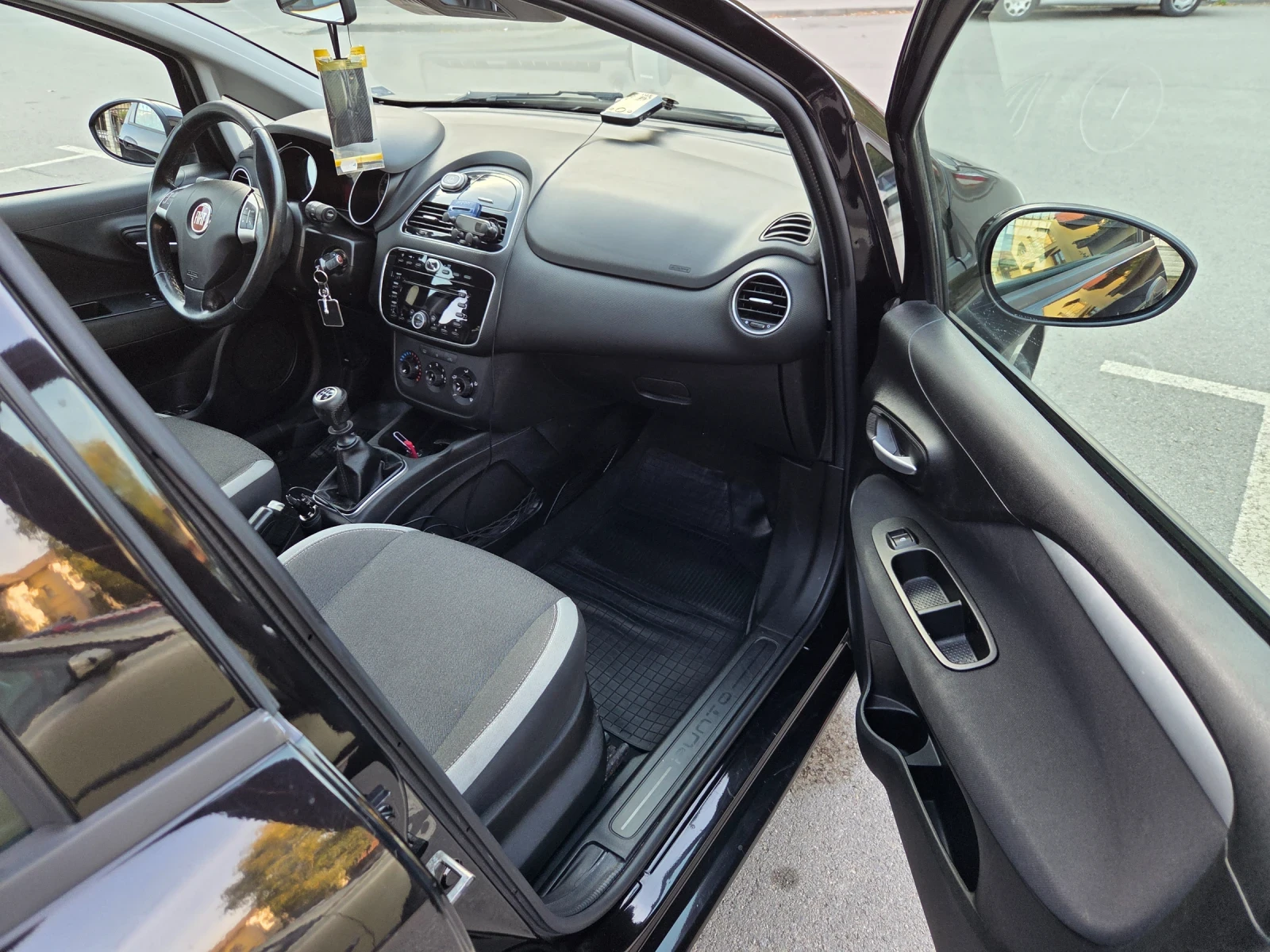 Fiat Punto 1.2i 70Hp Start/Stop Euro5 Comfort line, снимка 13 - Автомобили и джипове - 56677246
