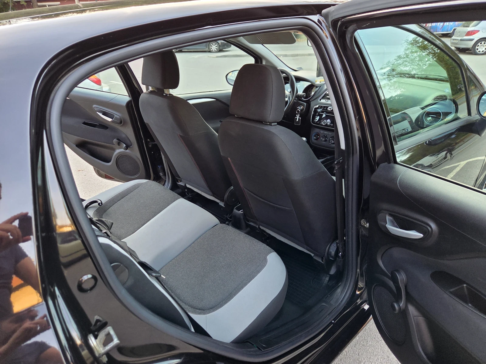 Fiat Punto 1.2i 70Hp Start/Stop Euro5 Comfort line, снимка 12 - Автомобили и джипове - 56677246