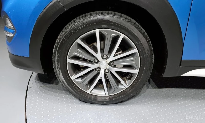 Hyundai Tucson, снимка 5 - Автомобили и джипове - 52908430