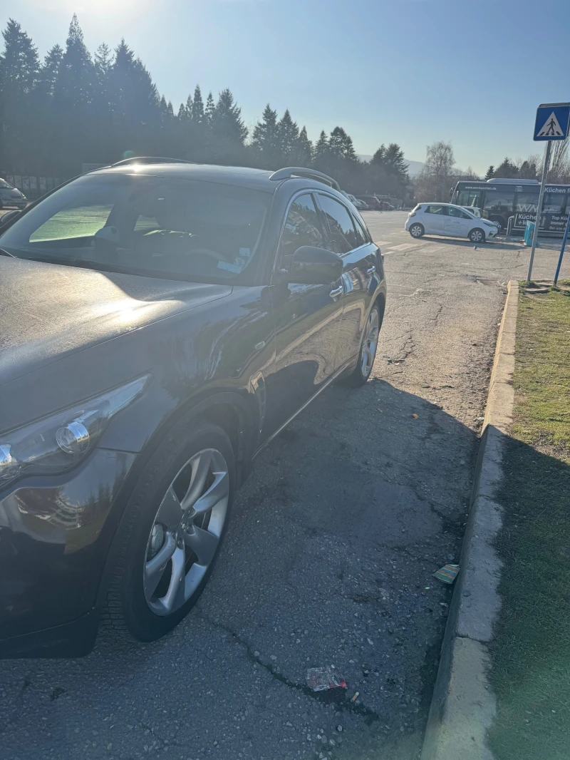 Infiniti Fx 30, снимка 2 - Автомобили и джипове - 52914765