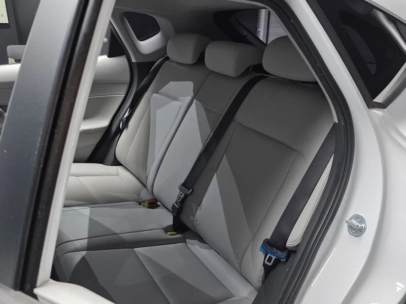 Hyundai Kona Gasoline 1.6 Turbo 2WD| 177к.с.| ВКЛ.ТЕХНОТЕСТ, снимка 12 - Автомобили и джипове - 55441123