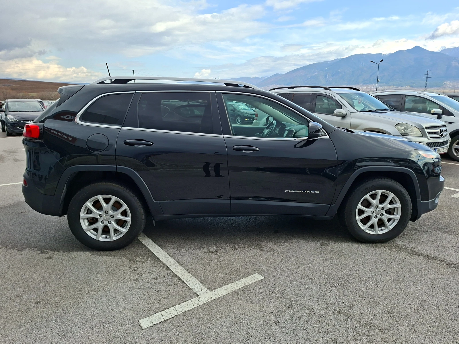 Jeep Cherokee LIMITED 3.2 v6 274hp , снимка 7 - Автомобили и джипове - 50474142