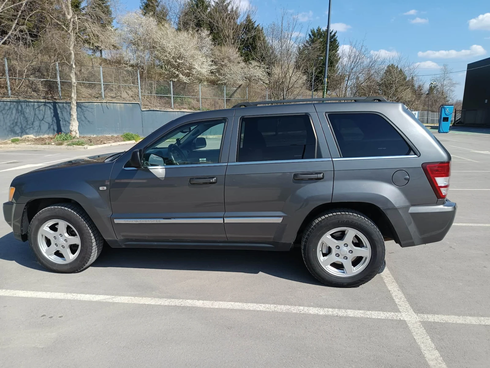 Jeep Grand cherokee, снимка 4 - Автомобили и джипове - 54237742