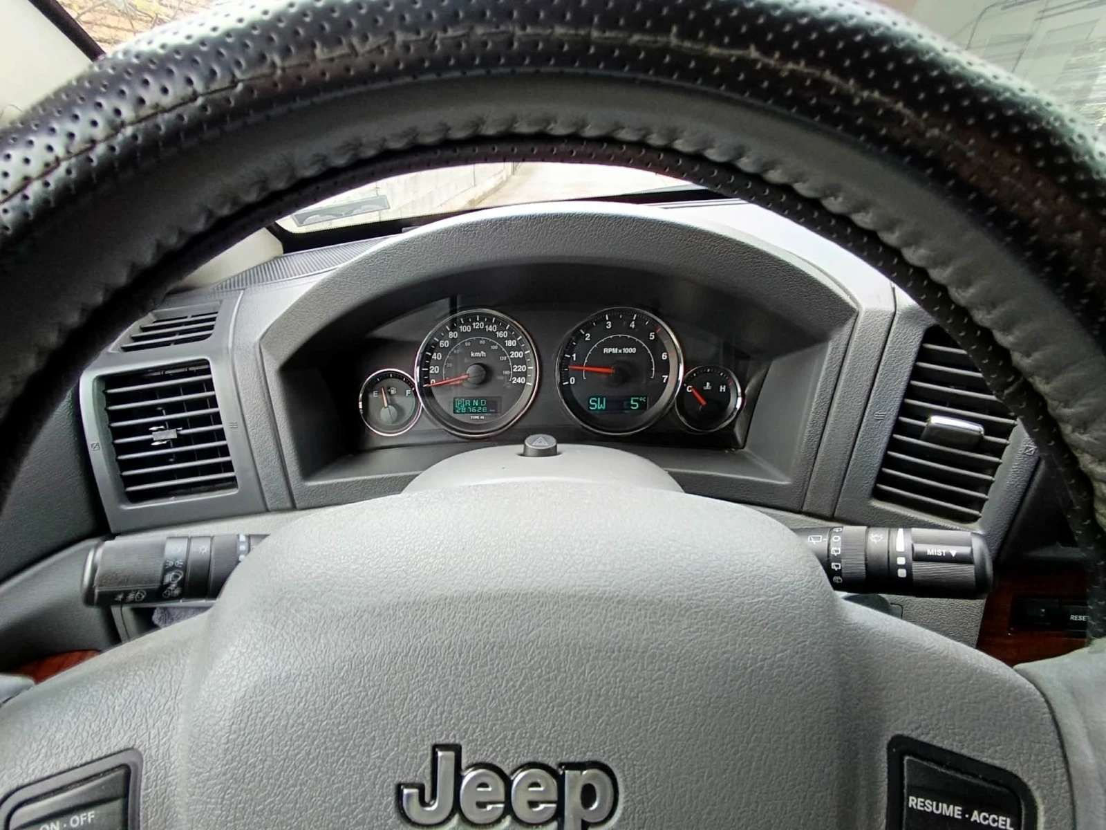 Jeep Grand cherokee, снимка 8 - Автомобили и джипове - 54237742