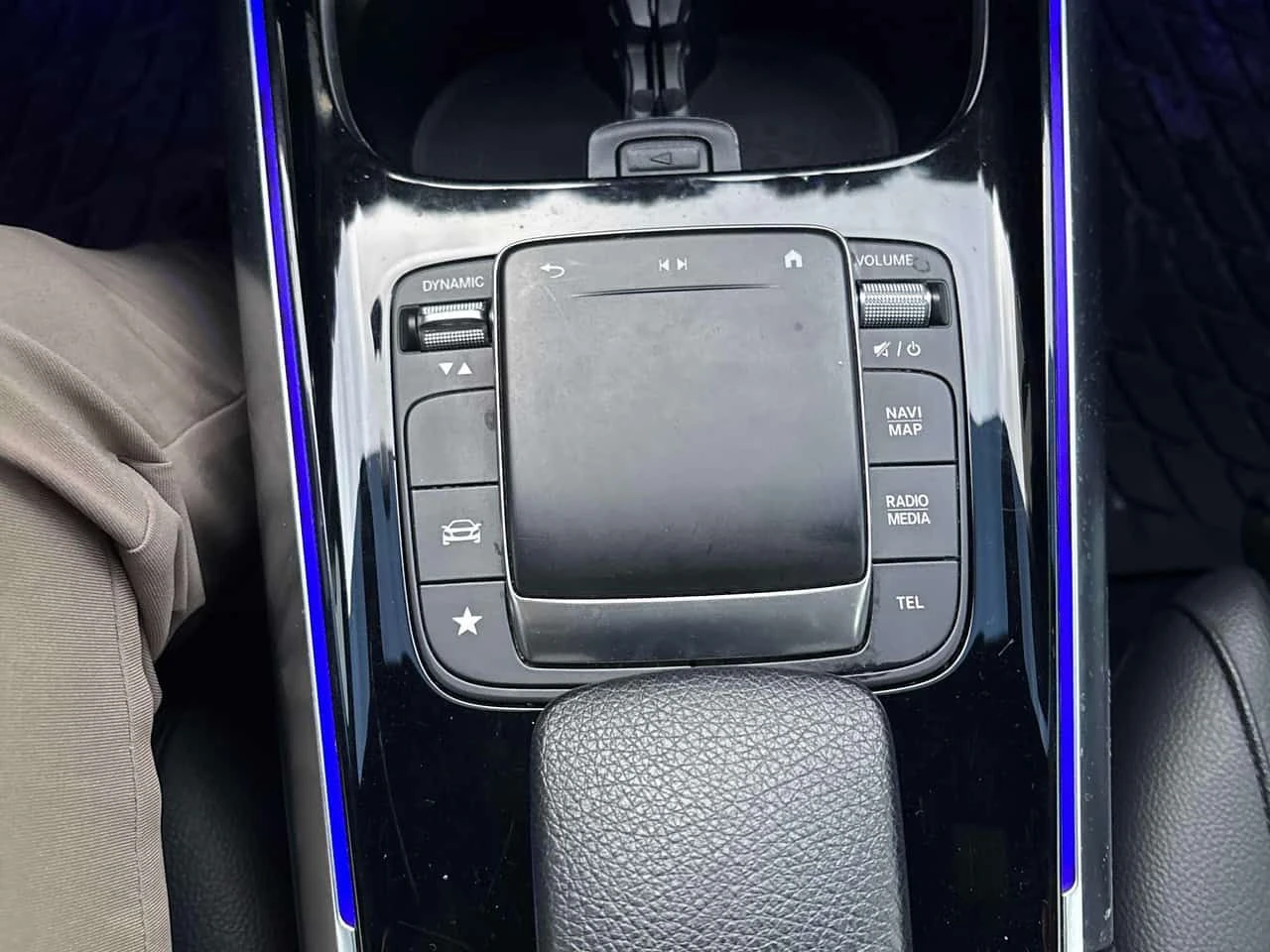Mercedes-Benz GLA 250 4MATIC* DISTRONIC* AMBIENTNO* PANO*  | Mobile.bg � ����������� 11