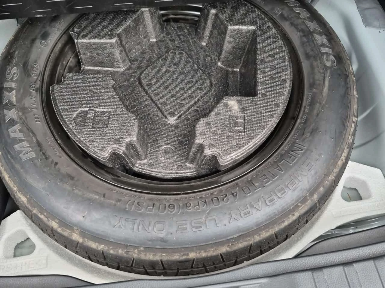 Toyota Rav4 * HYBRID LIMITED * AWD * CARFAX * , снимка 14 - Автомобили и джипове - 55681075
