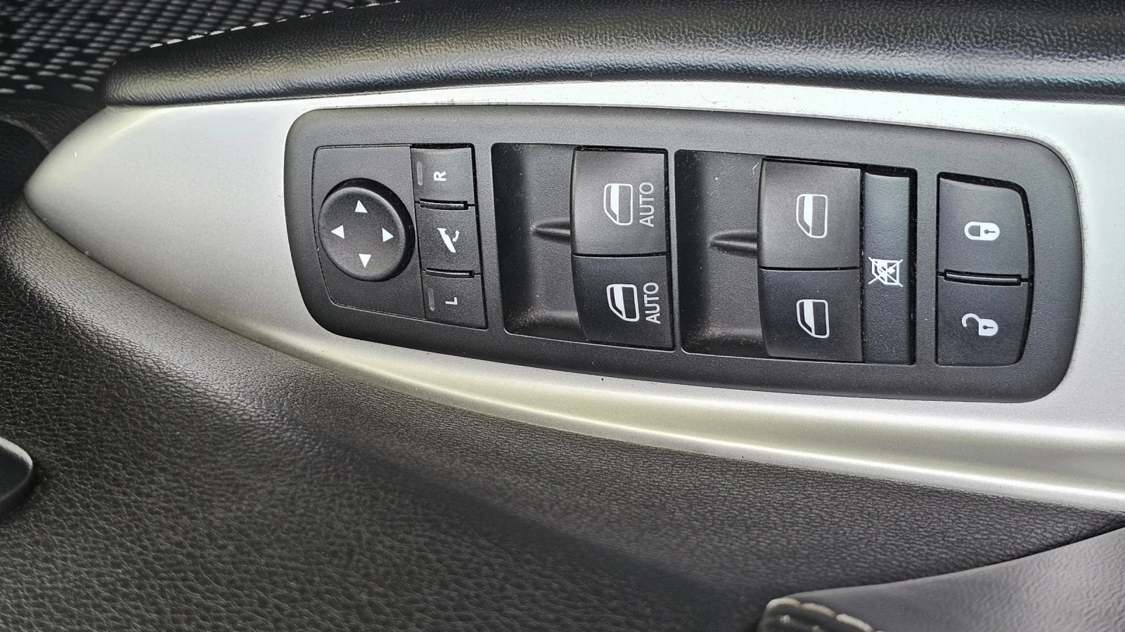 Fiat Freemont, снимка 14 - Автомобили и джипове - 56249608