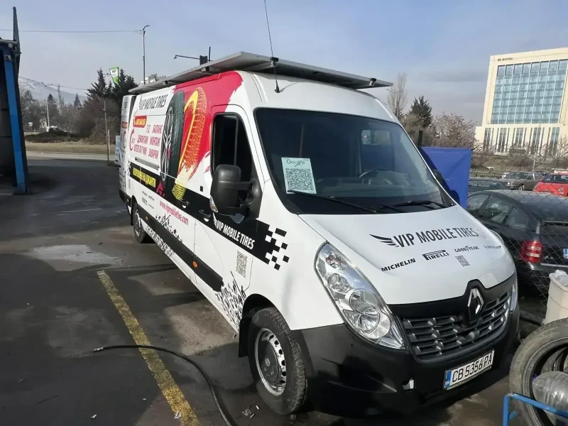 Renault Master СЕРВИЗ ЗА ГУМИ, снимка 1 - Бусове и автобуси - 49124565